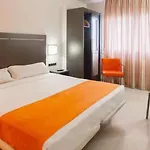 H2 Szálloda 3*