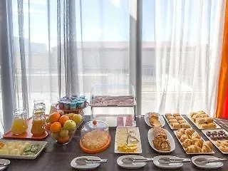 H2阿维拉酒店