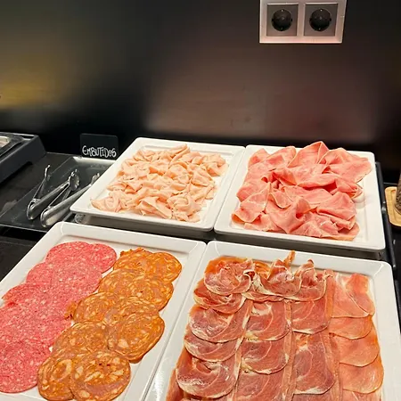 Ξενοδοχείο H2 3*