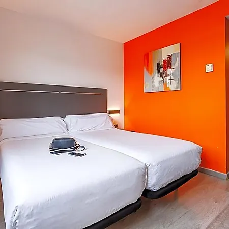 Hotel H2