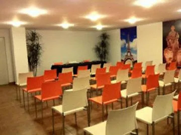 H2 Hotell 3*