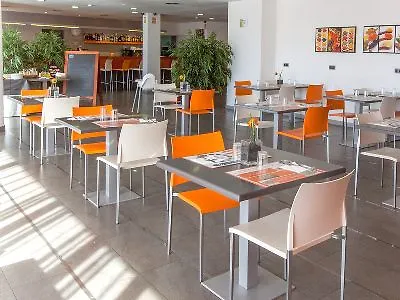 H2 Hotell 3*